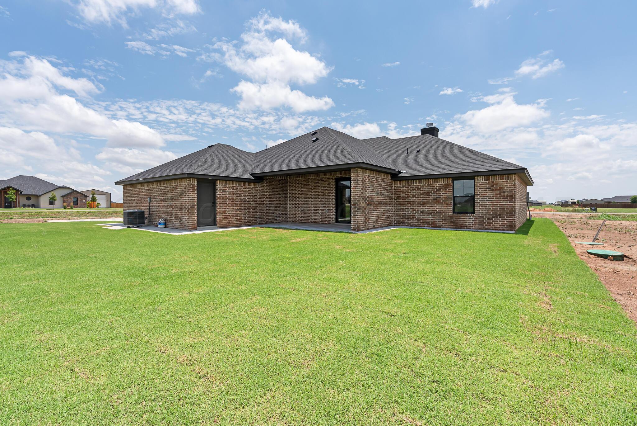19100 Buck Springs Road Amarillo, TX 79119 - Photo 8 of 29 a front view of house with yard and green space