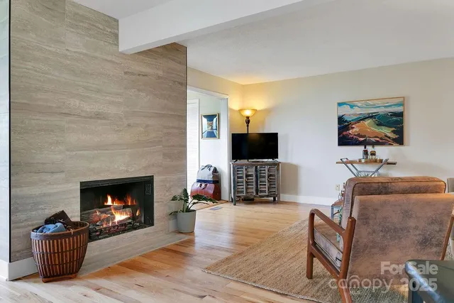 $424,950 | 216 Tinequa Drive, Brevard, NC 28712