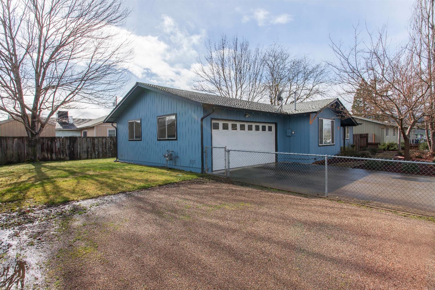 730 Chestnut Street Central Point, OR 97502 - Photo 3 of 23 Additional Photo