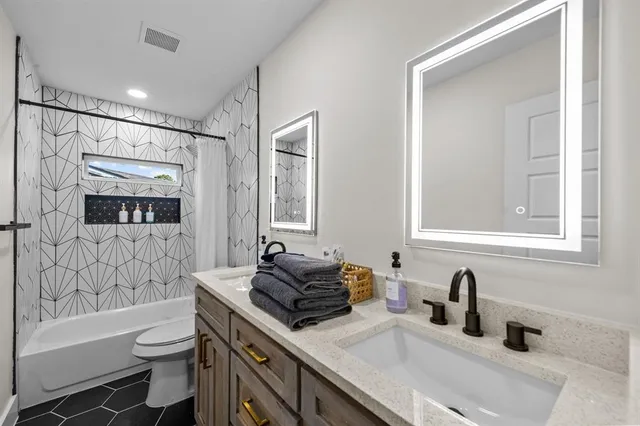 $320,000 | 5417 Vicki Street, Haltom City, TX 76117