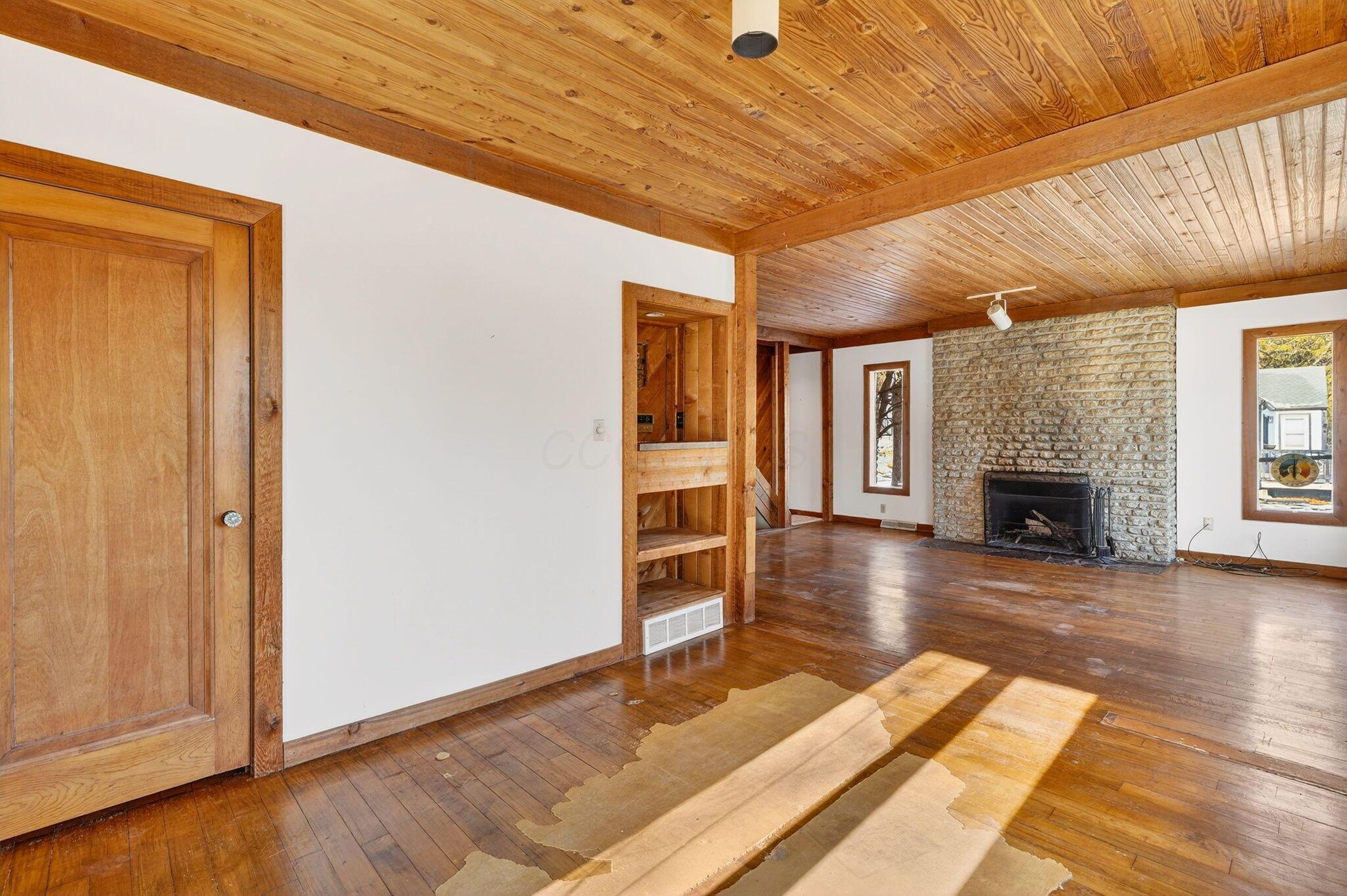 4827 Bellann Road Columbus, OH 43221 - Photo 28 of 85 DEN