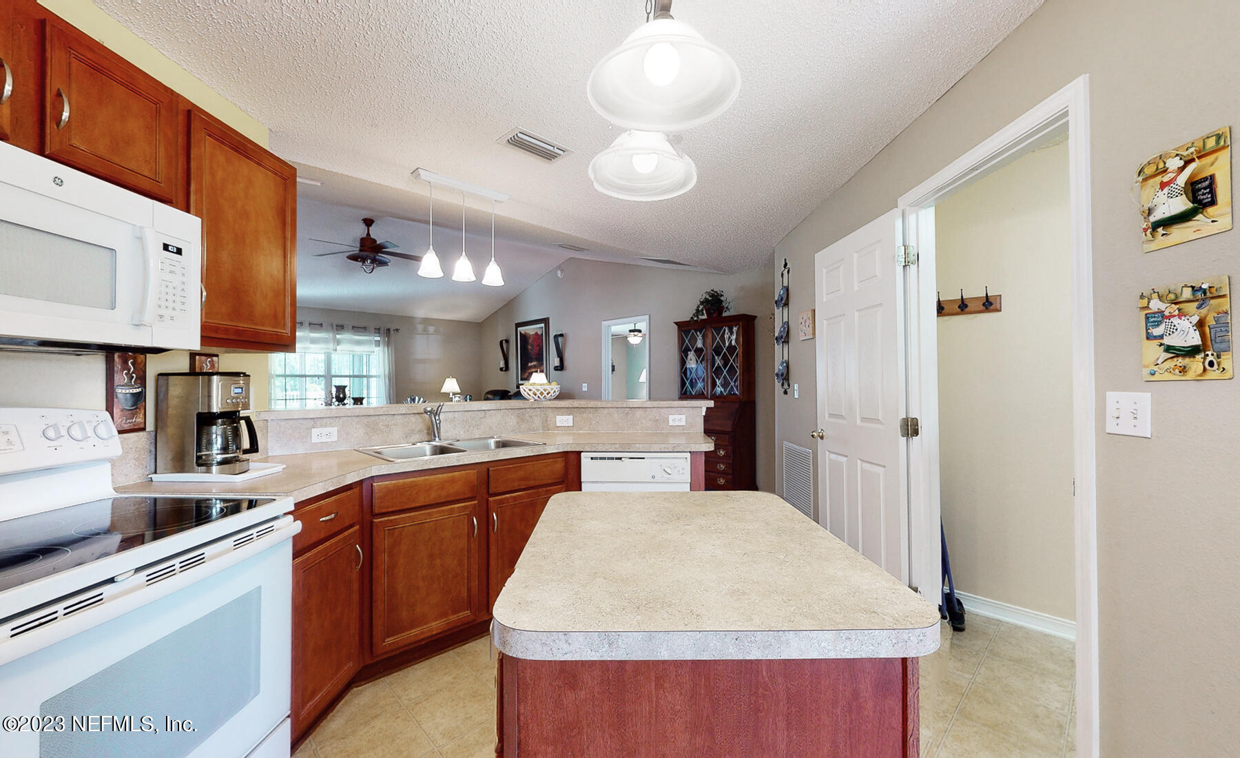 2971 Longleaf Ranch Circle Middleburg, FL 32068 - Photo 11 of 43 Kitchen b