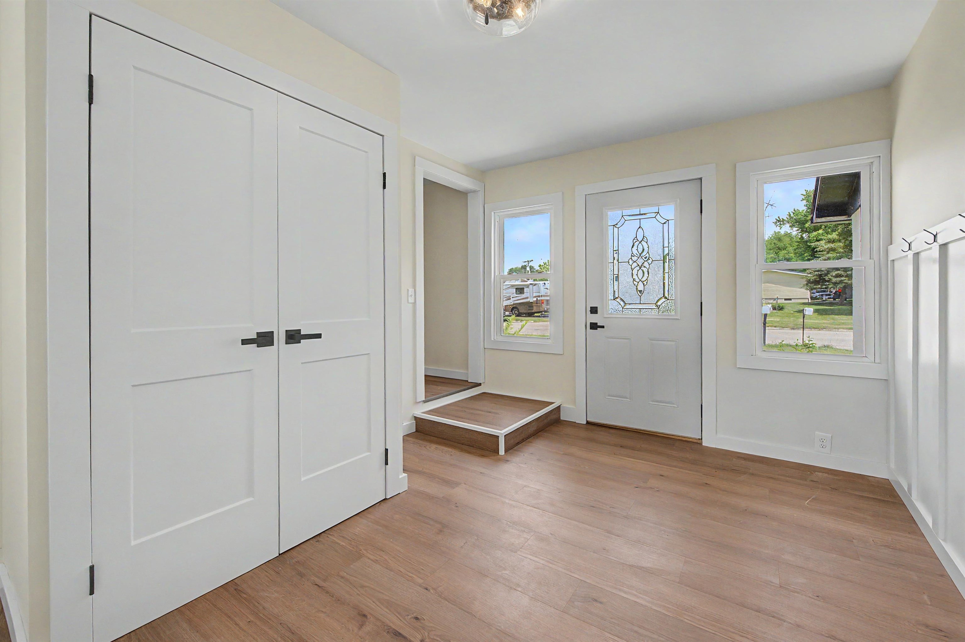 3018 West Beaver Road Freeport, IL 61032 - Photo 5 of 31