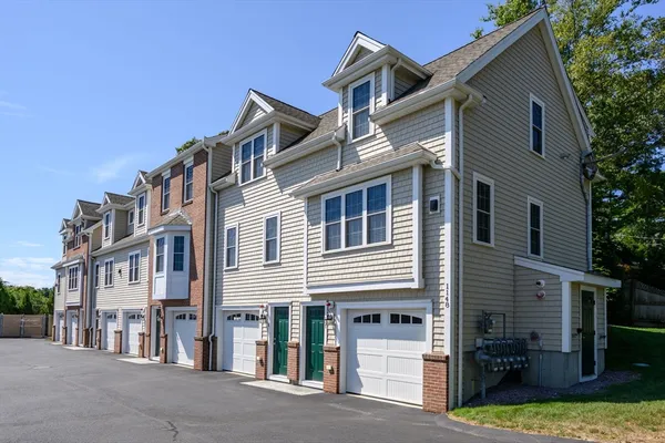 $2,649,000 | 1148 Bedford Street, Abington, MA 02351