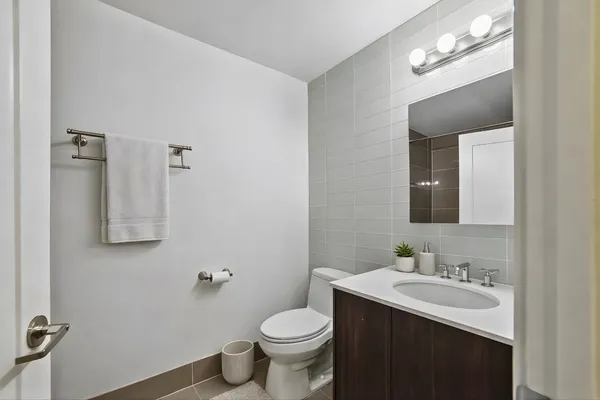 $2,990 | 201 Marin Boulevard, Unit 4050, Jersey City, NJ 07302