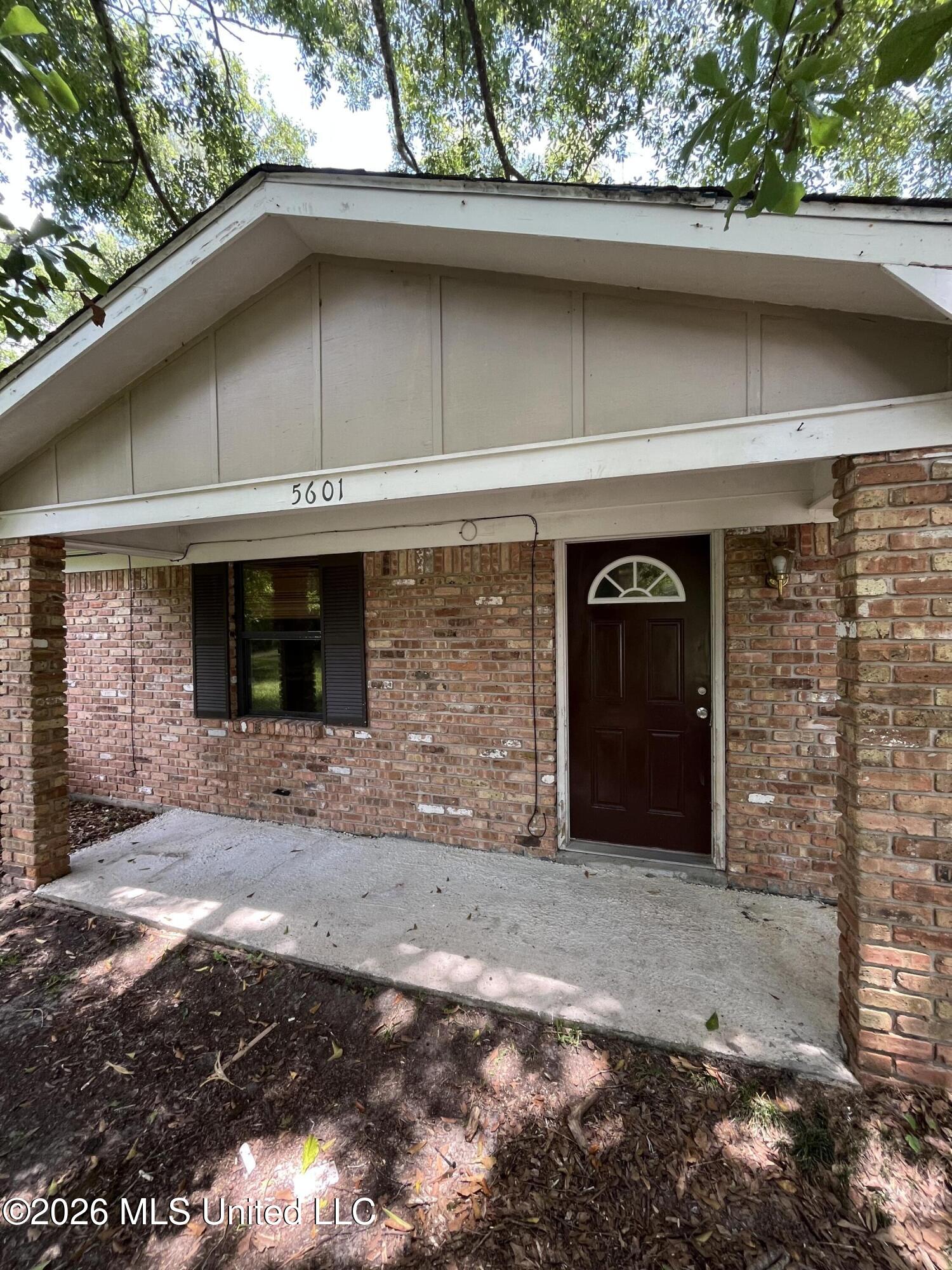 5601 Wildwood Road Moss Point, MS 39562 - Photo 2 of 11 IMG_2320