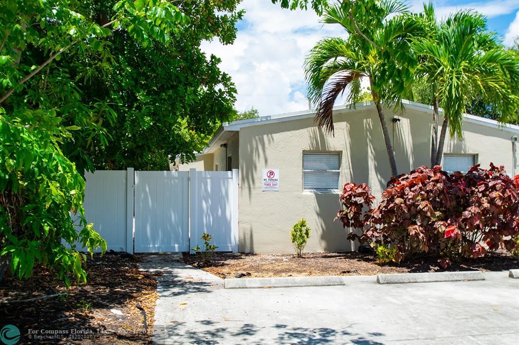24 Southwest 4th Avenue Delray Beach, FL 33444 - Photo 2 of 26 Front View