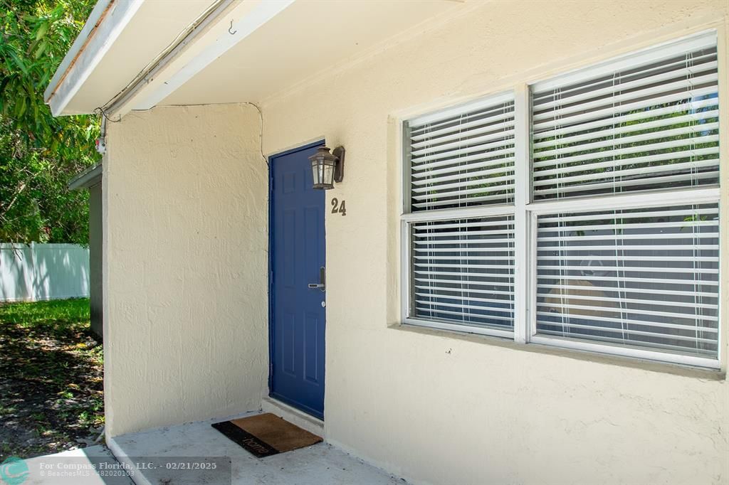 24 Southwest 4th Avenue Delray Beach, FL 33444 - Photo 4 of 26 Entrance