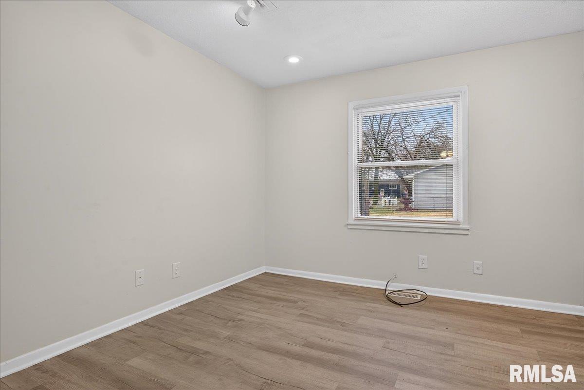 1848 Honeysuckle Court Springfield, IL 62703 - Photo 12 of 28