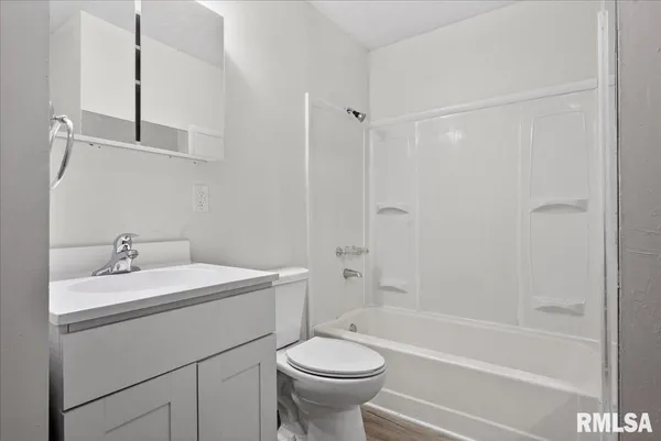 $98,700 | 1848 Honeysuckle Court, Springfield, IL 62703