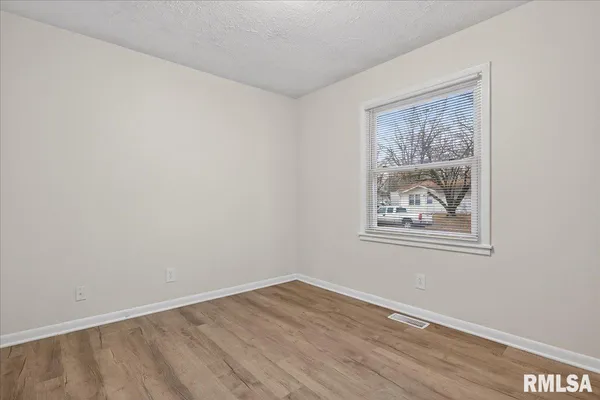 $98,700 | 1848 Honeysuckle Court, Springfield, IL 62703