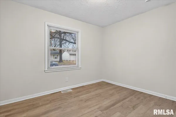 $98,700 | 1848 Honeysuckle Court, Springfield, IL 62703