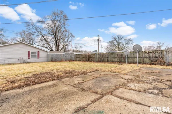 $98,700 | 1848 Honeysuckle Court, Springfield, IL 62703