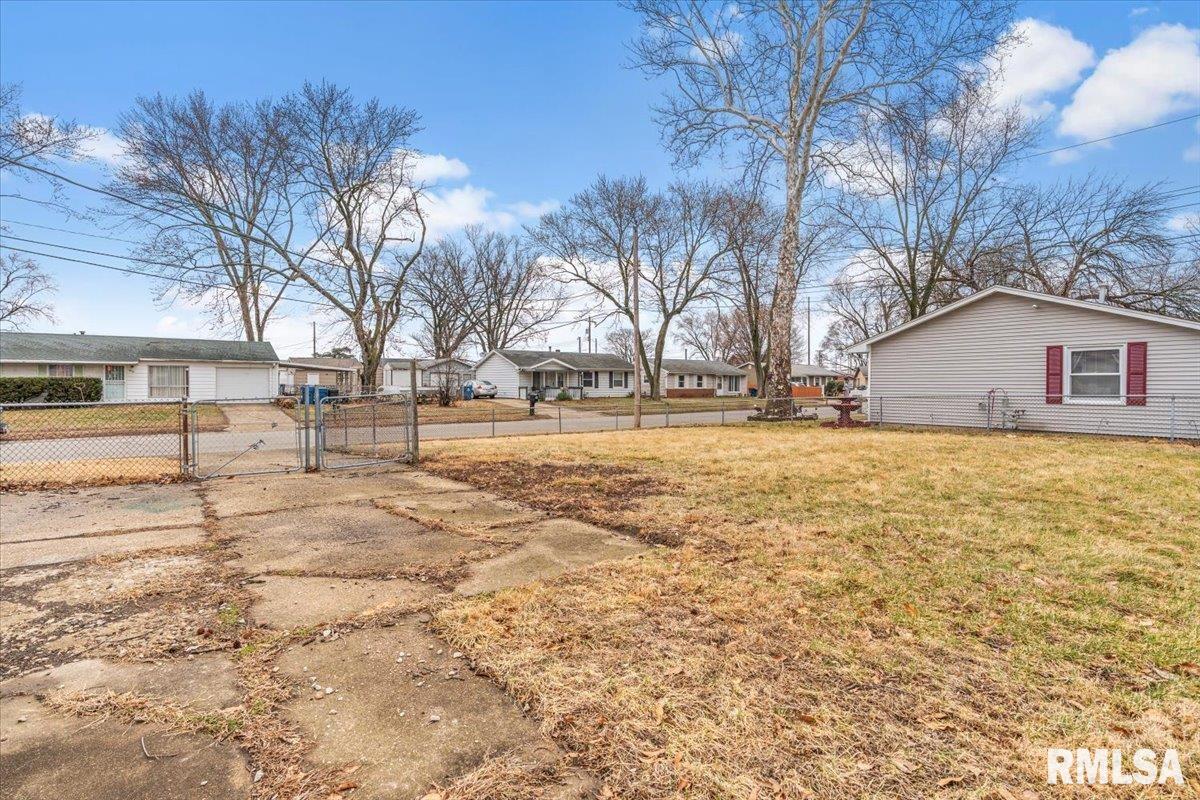 1848 Honeysuckle Court Springfield, IL 62703 - Photo 24 of 28