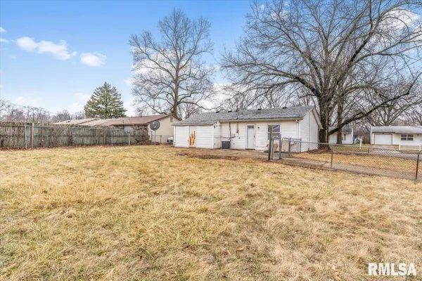 $98,700 | 1848 Honeysuckle Court, Springfield, IL 62703