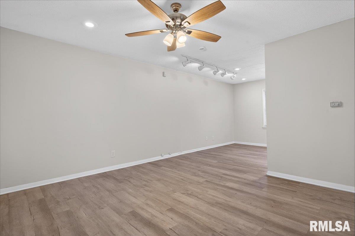 1848 Honeysuckle Court Springfield, IL 62703 - Photo 4 of 28