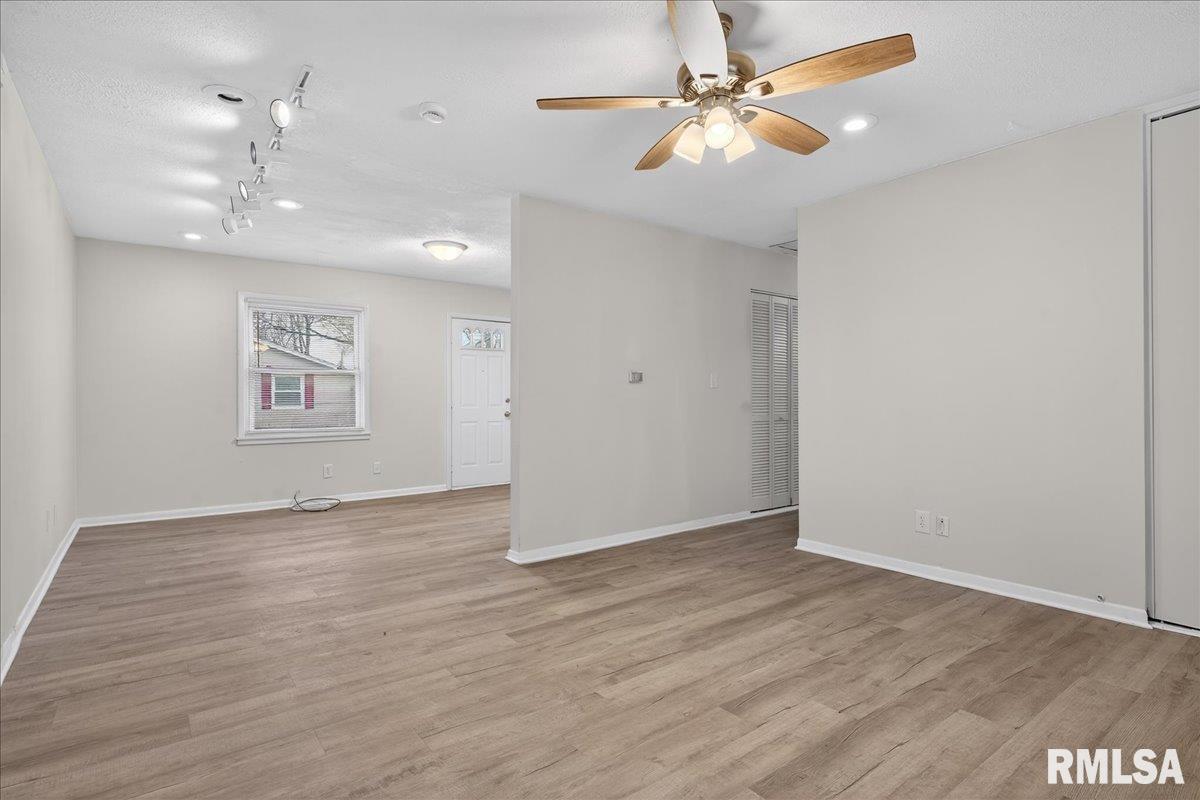 1848 Honeysuckle Court Springfield, IL 62703 - Photo 5 of 28