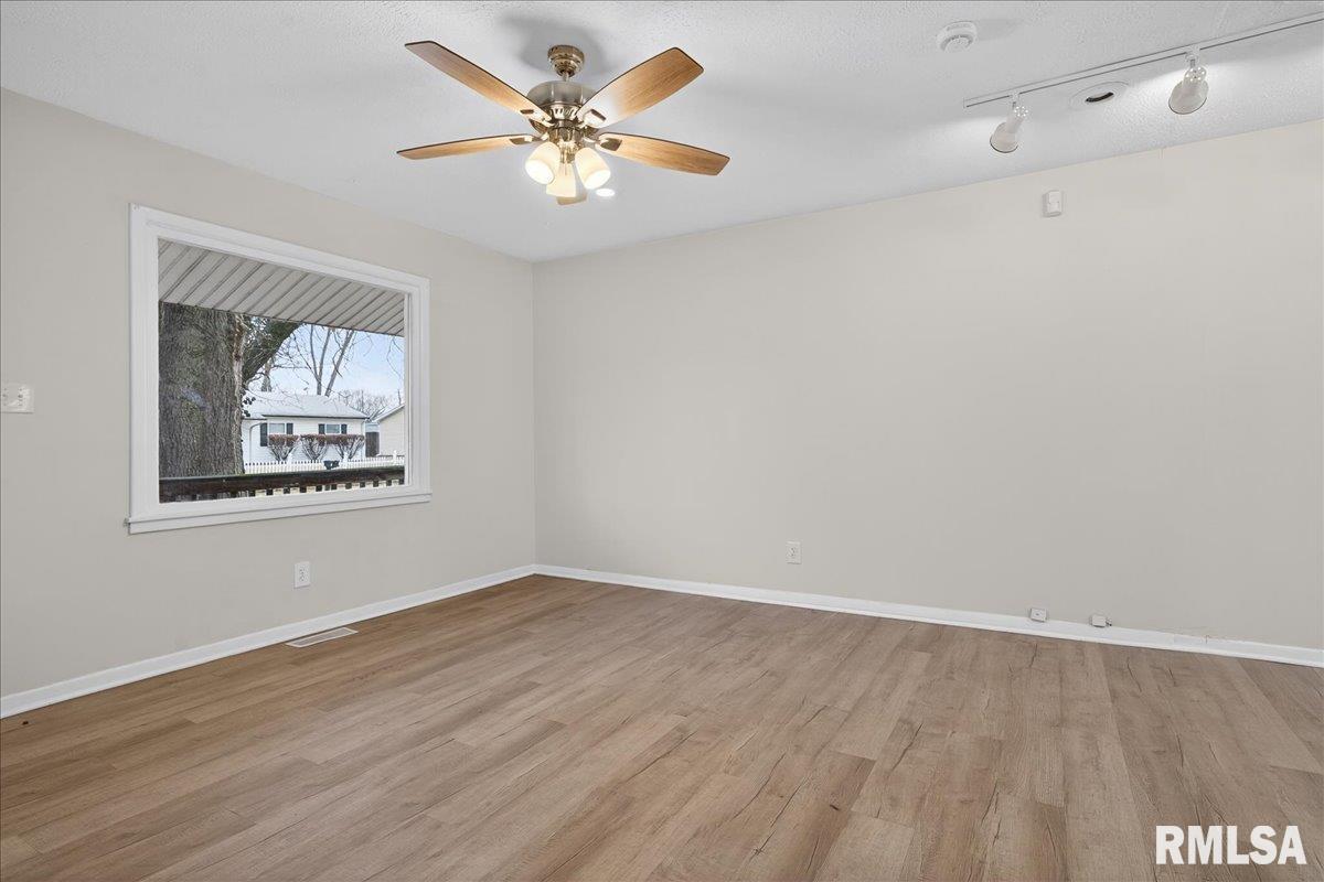 1848 Honeysuckle Court Springfield, IL 62703 - Photo 7 of 28