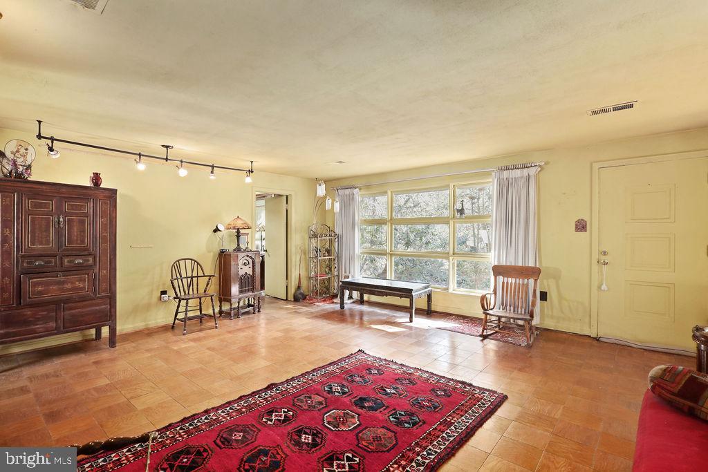 16707 Huron Street Accokeek, MD 20607 - Photo 5 of 45 Gallery Image 5