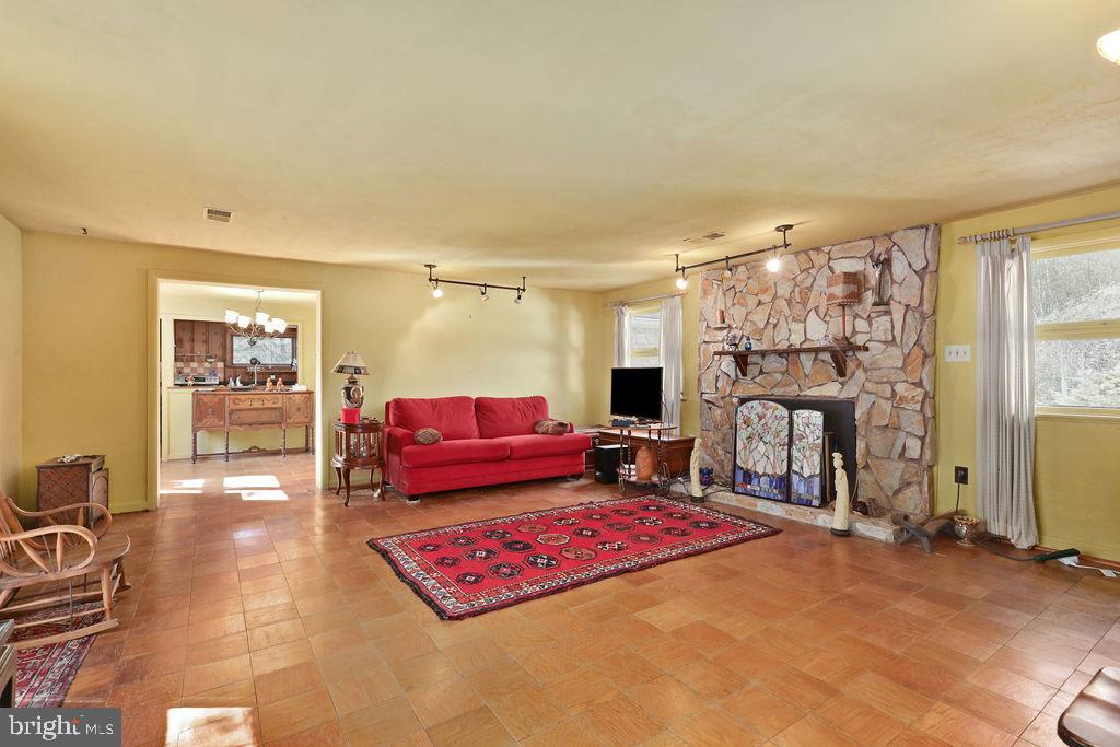 16707 Huron Street Accokeek, MD 20607 - Photo 6 of 45 Gallery Image 6