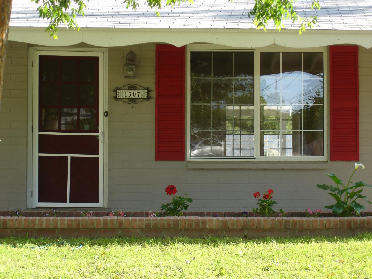 1307 West Lawrence Road Phoenix, AZ 85013 - Photo 2 of 14 Entry
