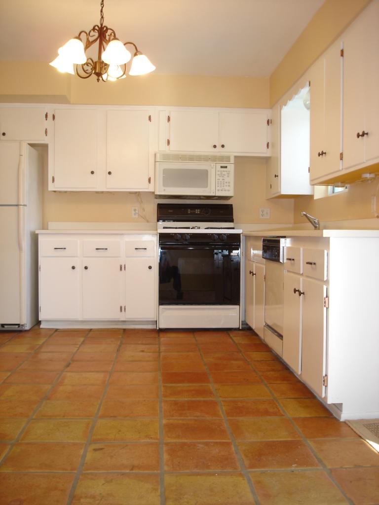 1307 West Lawrence Road Phoenix, AZ 85013 - Photo 6 of 14 Large & Open Kitchen
