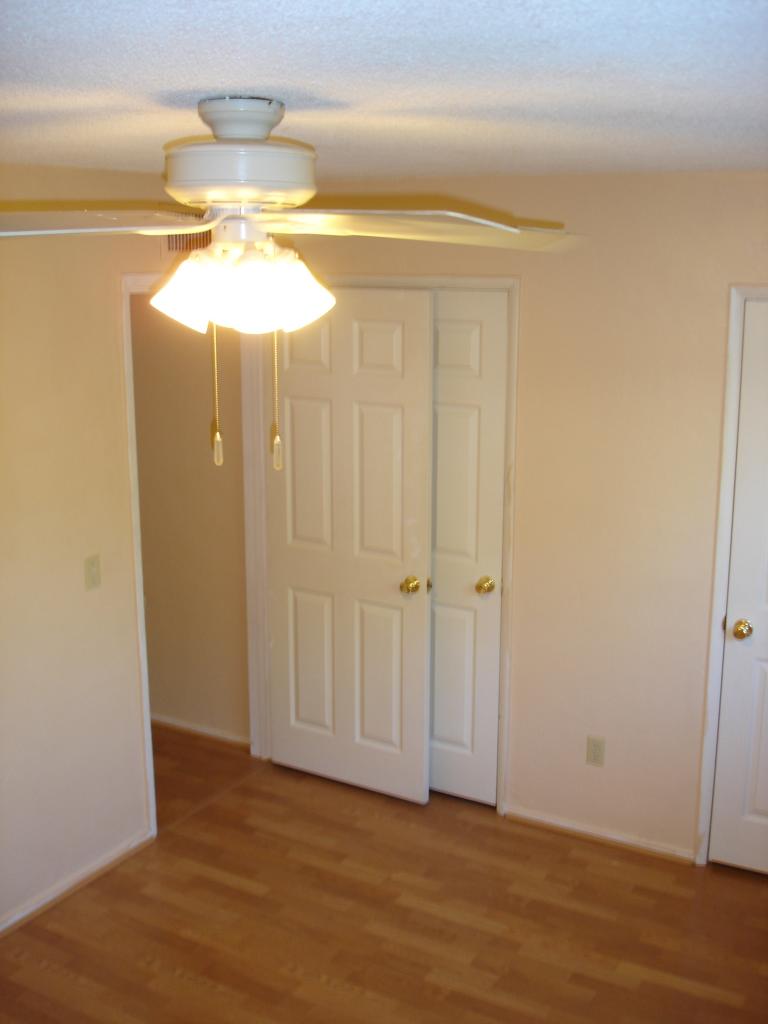 1307 West Lawrence Road Phoenix, AZ 85013 - Photo 9 of 14 2 bedrooms have 2 closets!