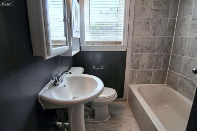 1119 Reid Road Grand Blanc, MI 48439 - Photo 13 of 23 21184526-12.JPG