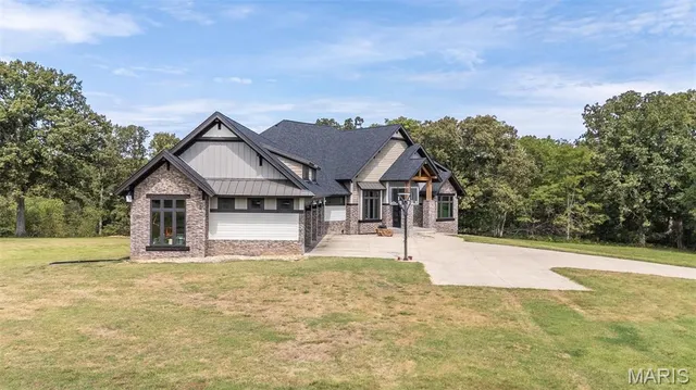 $1,385,000 | 2163 Township Line Road, Poplar Bluff, MO 63901