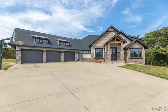 $1,385,000 | 2163 Township Line Road, Poplar Bluff, MO 63901