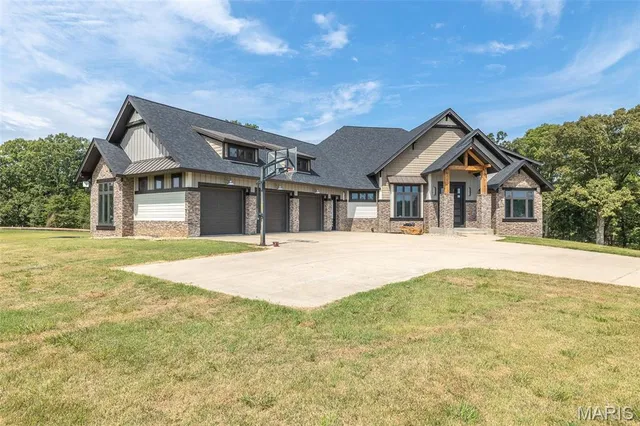 $1,385,000 | 2163 Township Line Road, Poplar Bluff, MO 63901