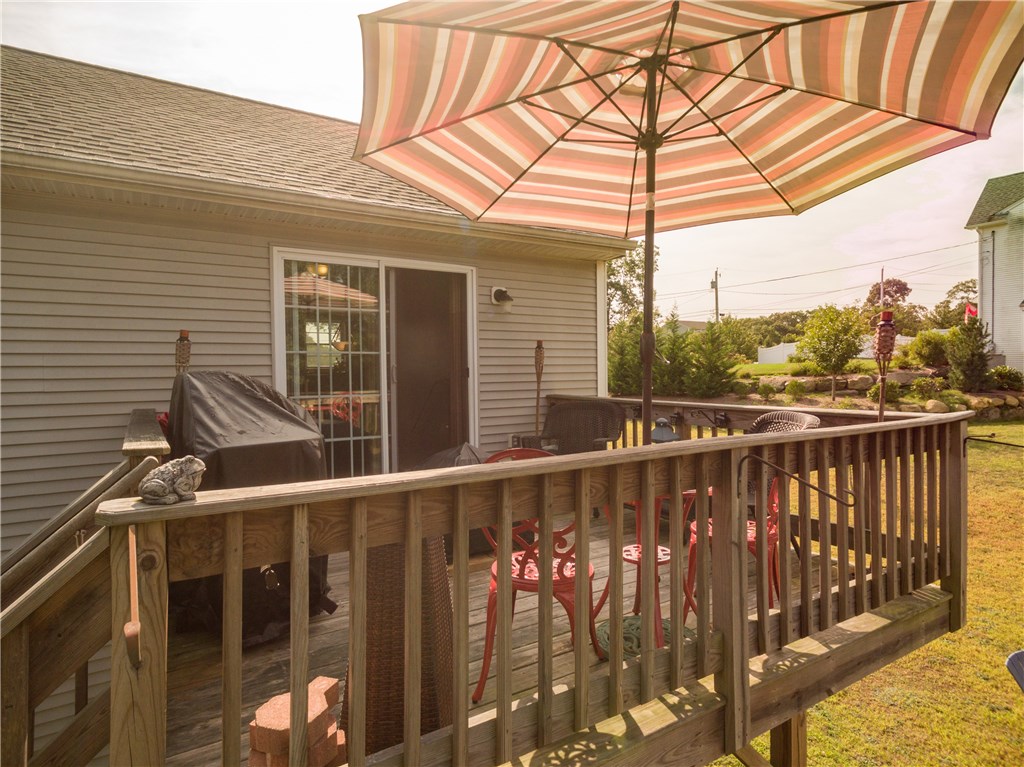 20 Fieldstone Way Westerly, RI 02891 - Photo 7 of 27