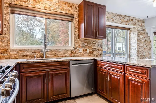 $535,000 | 1730 Woodmore Oaks Drive, Manchester, MO 63021