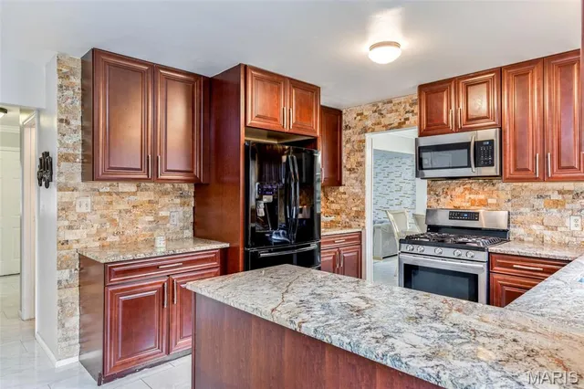 $535,000 | 1730 Woodmore Oaks Drive, Manchester, MO 63021