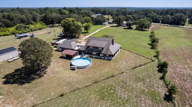 $675,000 | 825 Recreational Road 255, Colmesneil, TX 75938