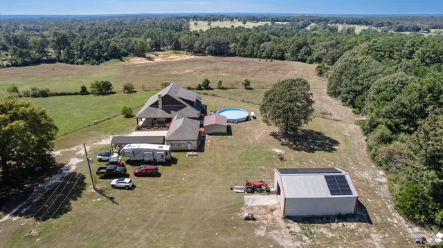 $675,000 | 825 Recreational Road 255, Colmesneil, TX 75938