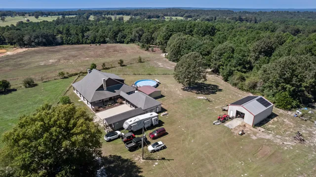 $675,000 | 825 Recreational Road 255, Colmesneil, TX 75938