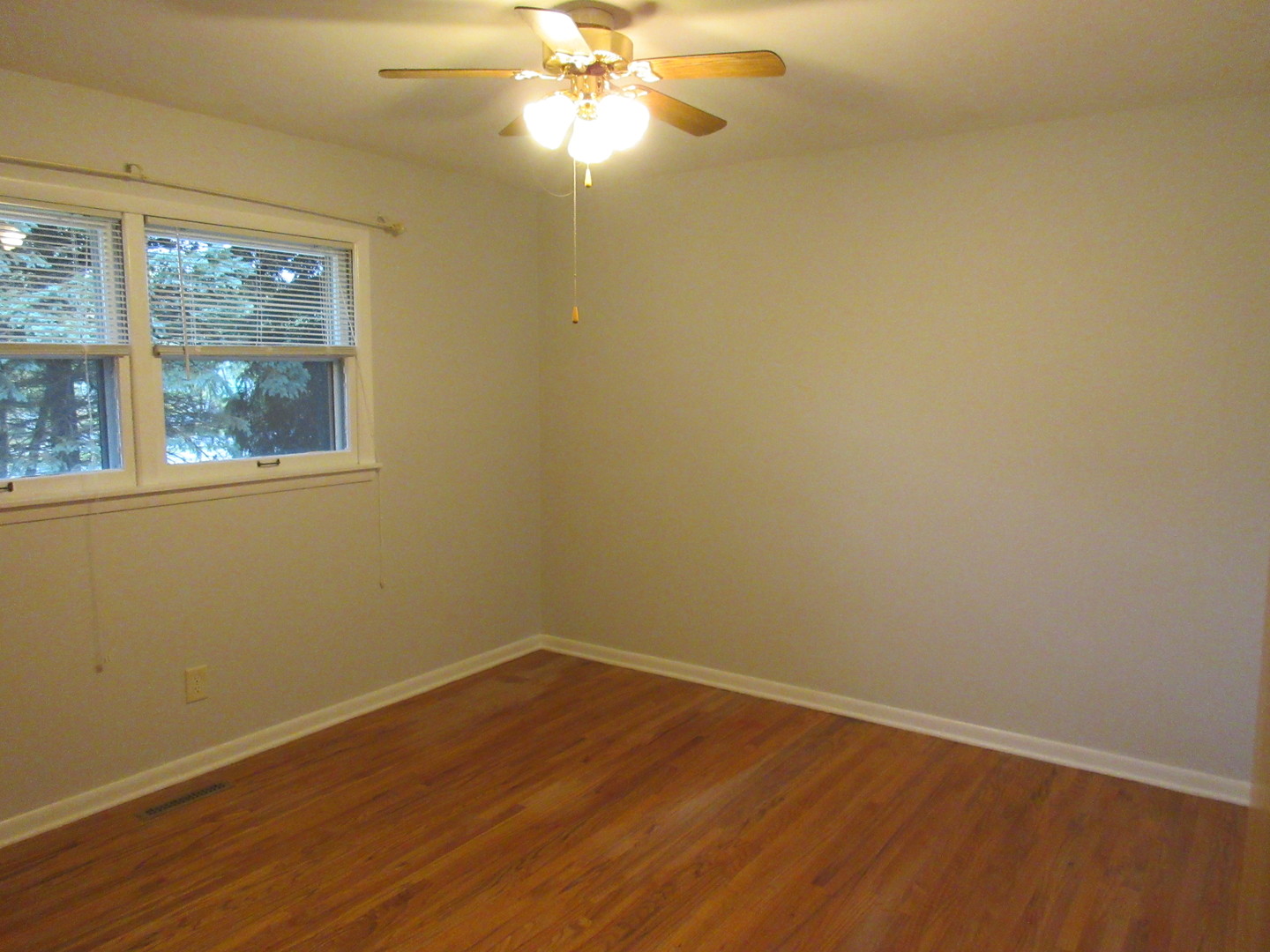 2601 Crystal Lake Road Cary, IL 60013 - Photo 3 of 19 Gallery Image 3
