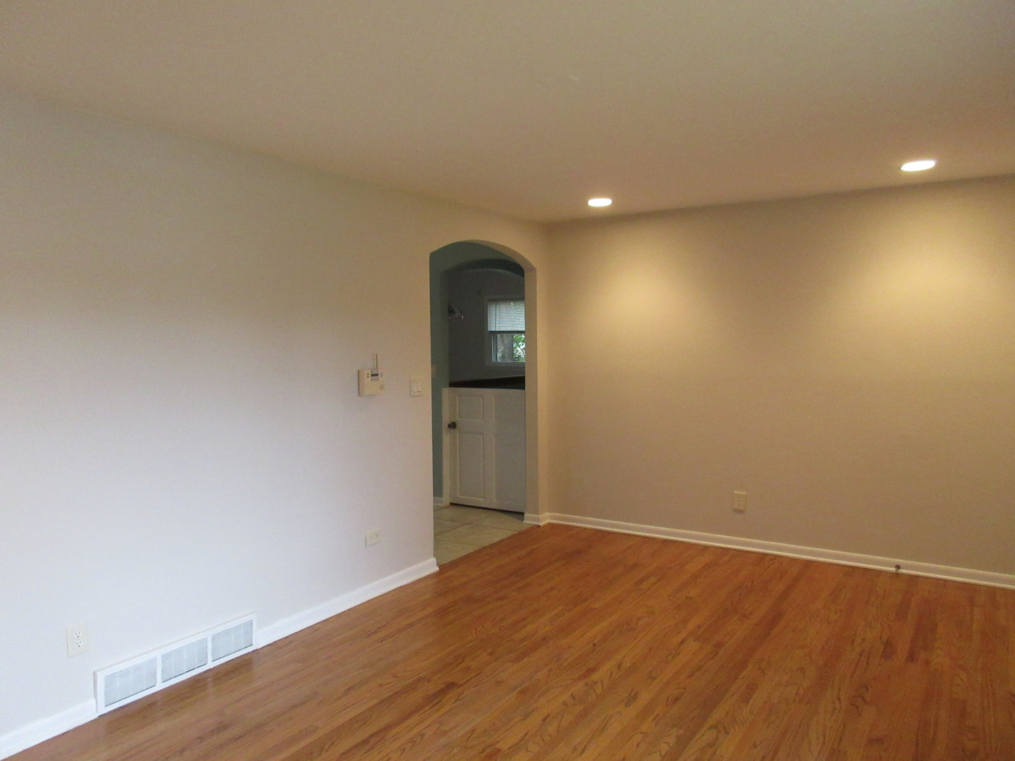 2601 Crystal Lake Road Cary, IL 60013 - Photo 4 of 19 Gallery Image 4