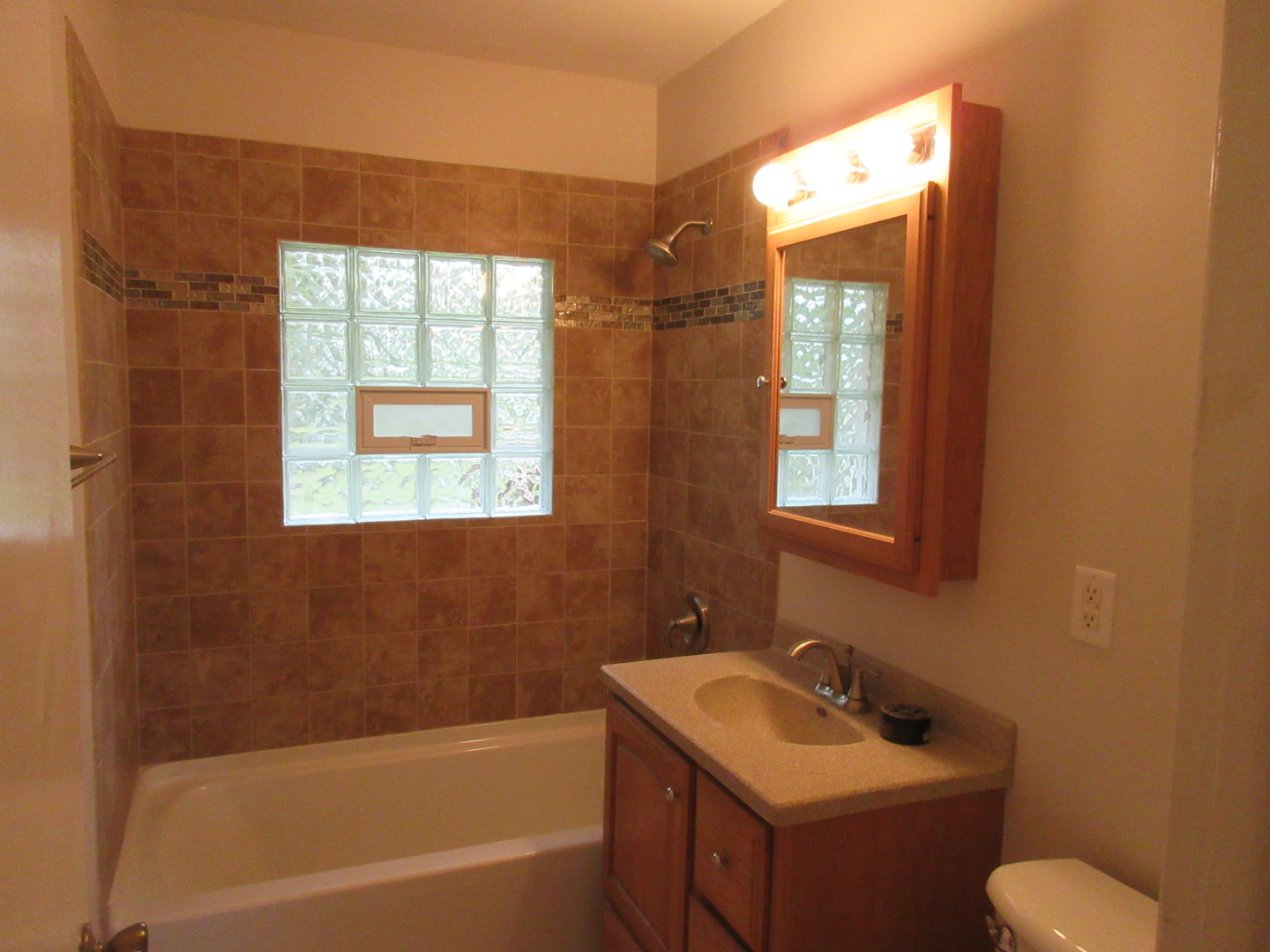 2601 Crystal Lake Road Cary, IL 60013 - Photo 6 of 19 Gallery Image 6