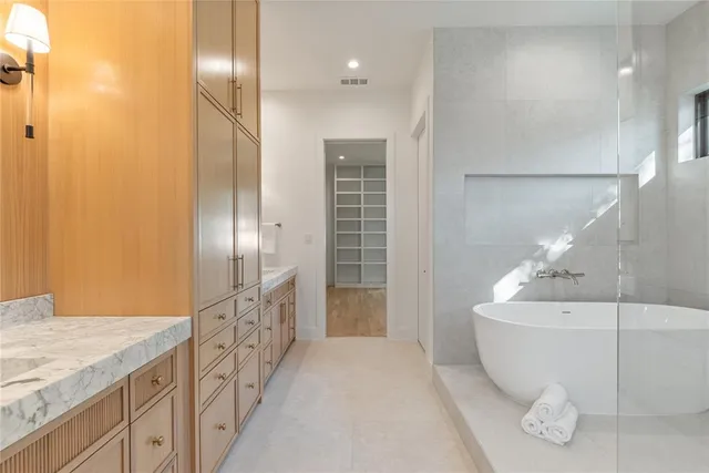 $2,775,000 | 6902 La Vista Drive, Dallas, TX 75214