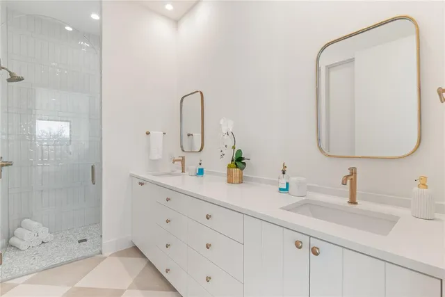 $2,775,000 | 6902 La Vista Drive, Dallas, TX 75214