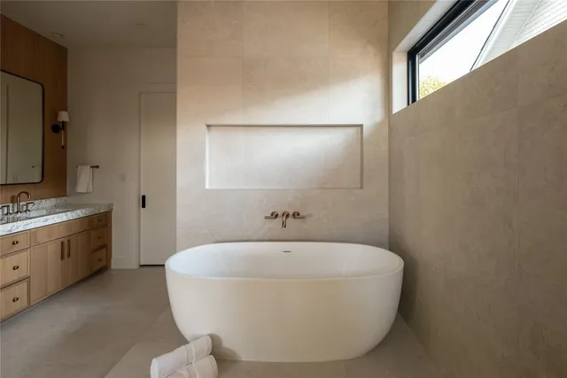 $2,775,000 | 6902 La Vista Drive, Dallas, TX 75214