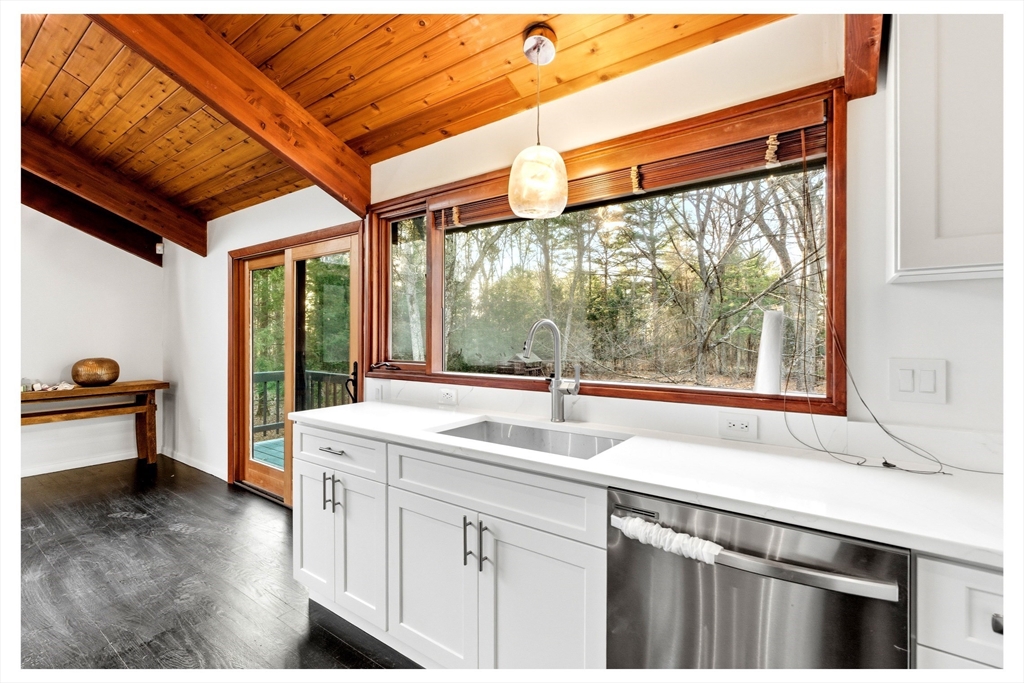 86 Myles Standish Road, Unit 1 Weston, MA 02493 - Photo 3 of 14