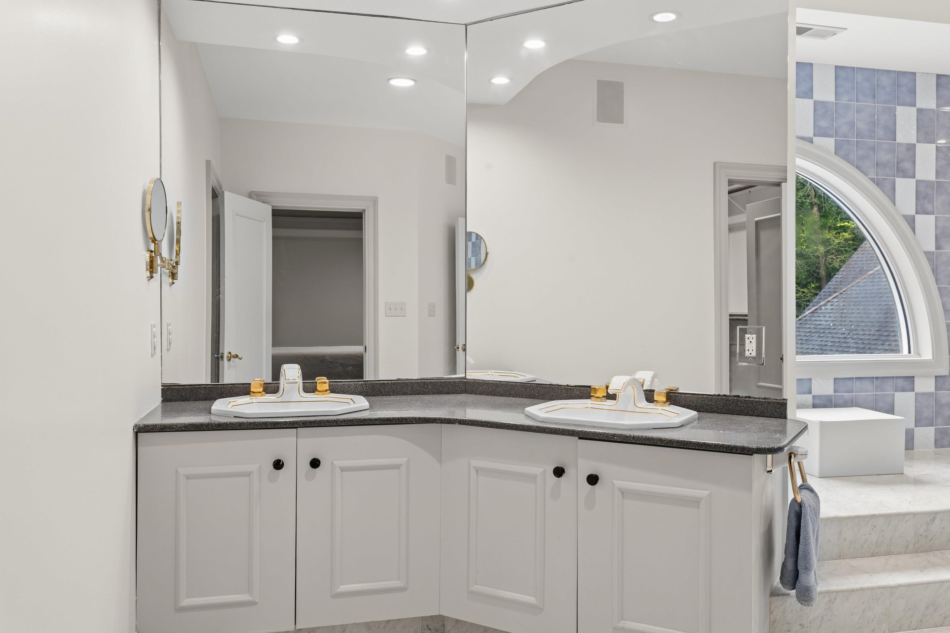 3 Oak Lane Stratham, NH 03885 - Photo 41 of 58