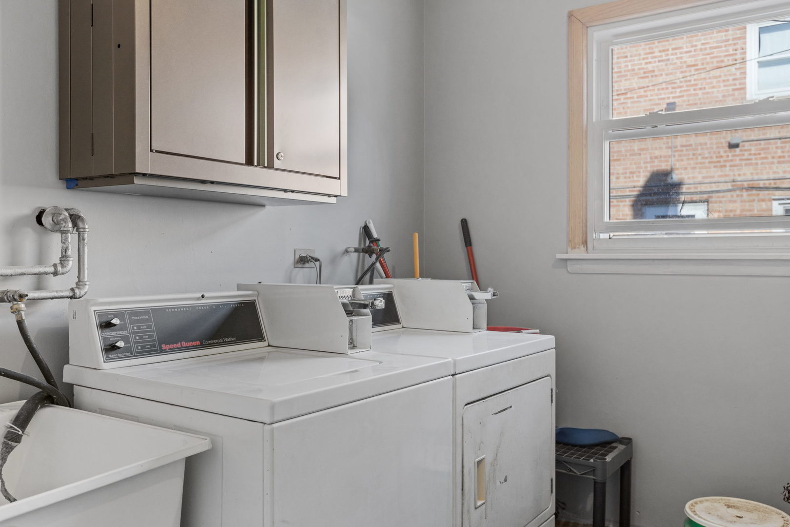 7535 Roberts Road Bridgeview, IL 60455 - Photo 26 of 30 a utility room with dryer and washer