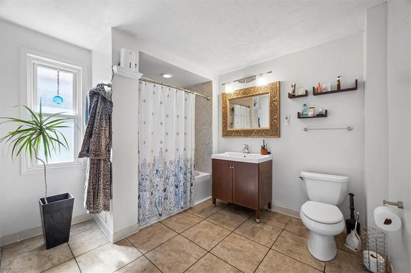 1922 Noblestown Road Pittsburgh, PA 15205 - Photo 19 of 36 Gallery Image 19