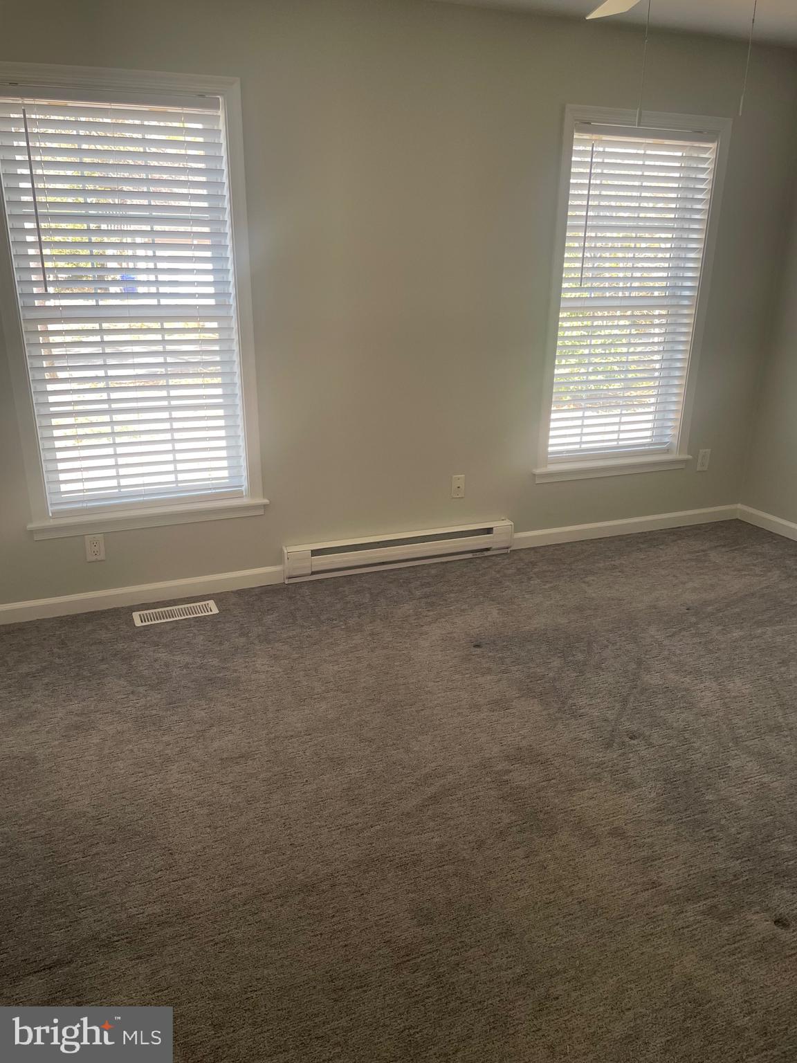 38901 Sea Gull Road Selbyville, DE 19975 - Photo 7 of 10 an empty room with a window