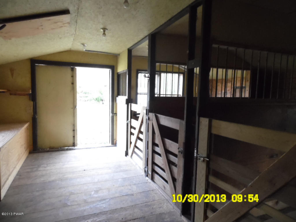 361 Rt 590 Greeley, PA 18425 - Photo 25 of 34
