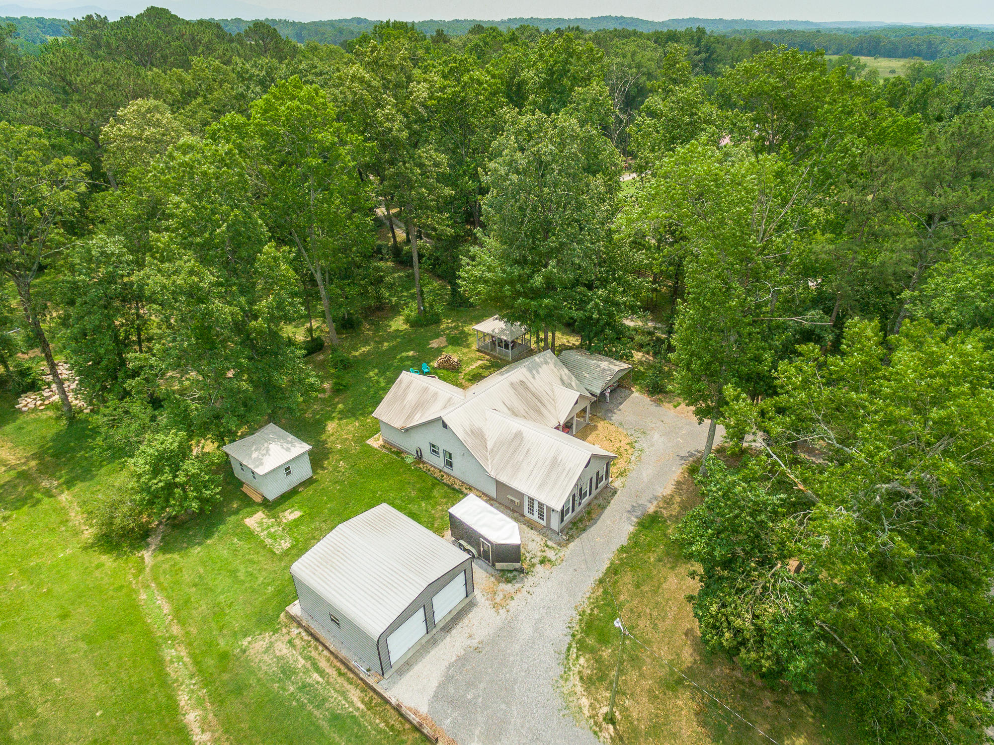 385 Armstrong Road Cleveland, TN 37323 - Photo 3 of 41 385 Armstrong Road-54
